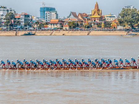 El festival del agua de Camboya regresa tras una pausa de tres años.